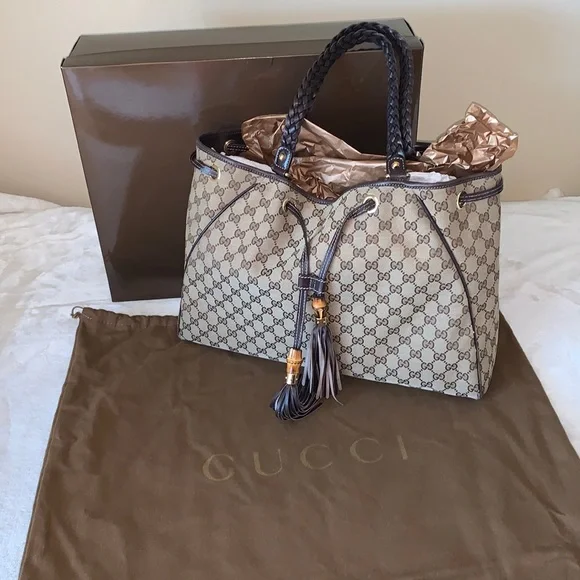 Gucci Beige and Brown Shoulder Bag - Picture 2 of 16